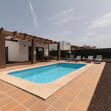 Lightbooking Pueblo Majorero Piscina Climatizada *