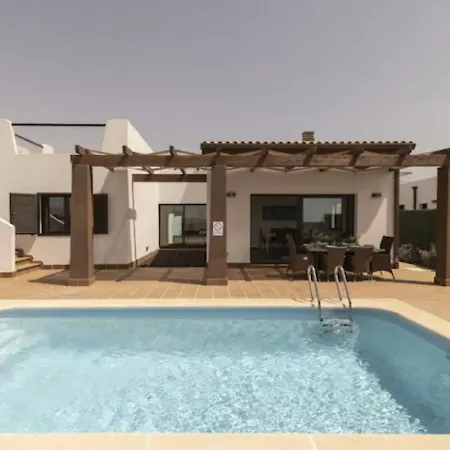 Lightbooking Pueblo Majorero Piscina Climatizada Villa