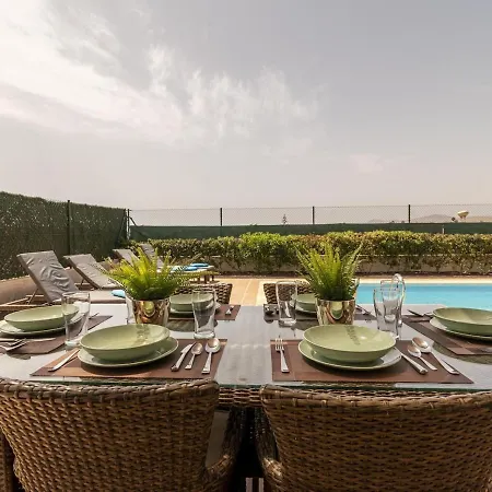 Lightbooking Pueblo Majorero Piscina Climatizada Villa *