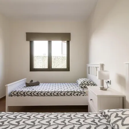 Lightbooking Pueblo Majorero Piscina Climatizada