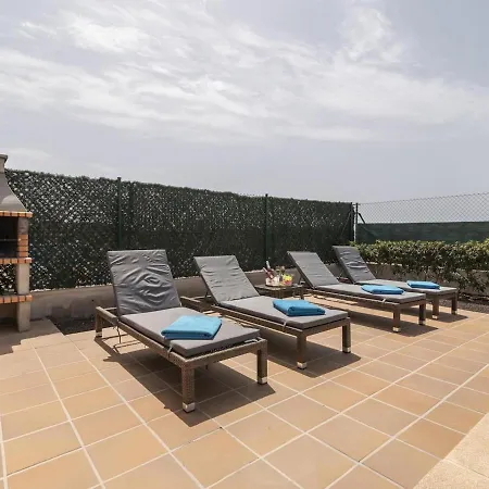 Lightbooking Pueblo Majorero Piscina Climatizada