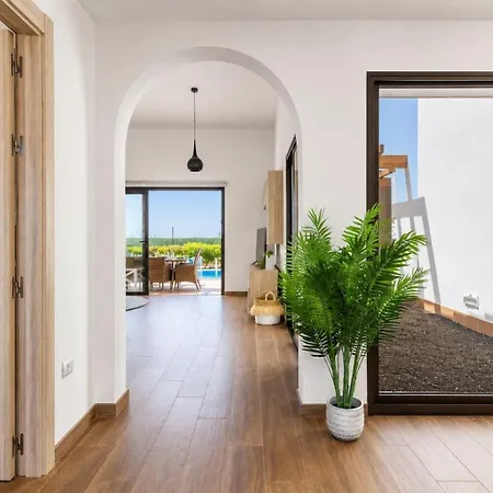 Vila Guestready - Luxury With Private Pool